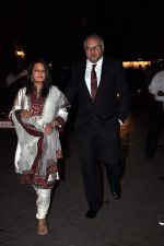 at Kareena Kapoor_s sangeet ceremony in Mumbai on 14th Oct 2012 (57).JPG